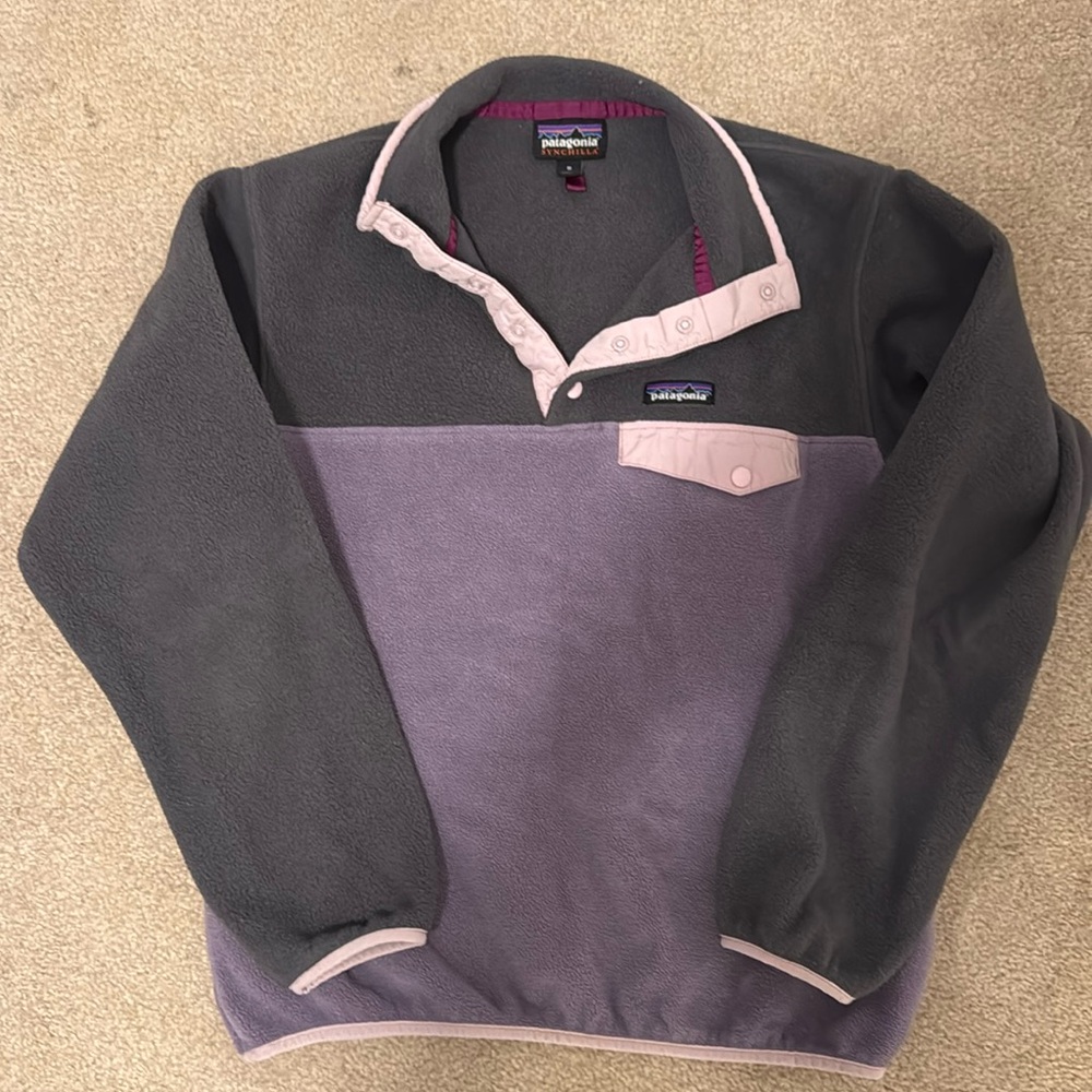 Patagonia women’s sweatshirt